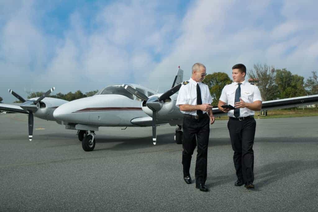 Escola de aviação para brasileiros